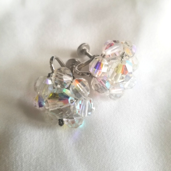 Aurora Borealis Beaded Screw Back Earrings - Vintage - Picture 3 of 5